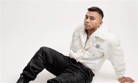 Fabio asher wikipedia Penyanyi Fabio Asher berhasil meraih penghargaan kategori Artis Pendatang Baru Terbaik Anugerah Musik Indonesia (AMI) Awards 2022